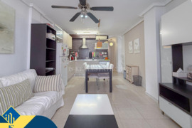 Renovuotas apartamentas su terasa, Alicante provincijoje, Torrevieja mieste, Playa del Cura rajone. 