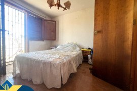 Namas skirtas renovacijai, Alicante provincijoje, Torrevieja mieste. 4 kambariai | 69 m² | 750 metrų