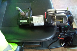 Du variklei neįgaliųjų elektrinem vežimėliui Mejer 24v reduktorius naudoti