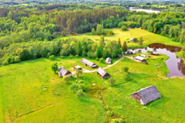 Parduodama sodyba brandžių pušų apsubtyje Asmalų kaime, Utenos rajone!