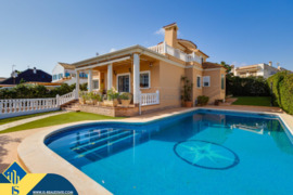 Vila su privačiu baseinu, Alicante provincijoje, Torrevieja mieste, La Mata rajone. 7 kambariai | 50