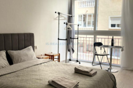 Renovuota studija netoli jūros, Alicante provincijoje, Torrevieja mieste. 1 kambarys | 28 m² | 900 m