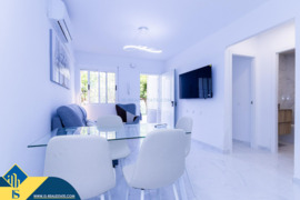 Renovuotas apartamentas su bendru baseinu, Alicante provincijoje, Torrevieja mieste. 3 kambariai | 5