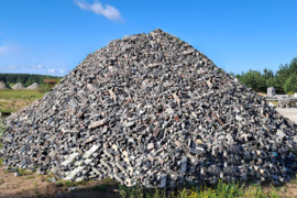 Trupintas betonas ir granitas