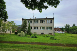 Parduodamas su daliniais patogumais (yra tik vandentiekis) 3 kambarių butas Ignalinos rajone, Kazoki