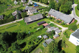 Parduodamas 2 kambarių butas su sodybos privalumais Naujamiestyje, Panevėžio r.