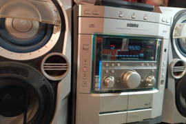 PHILIPS CENTRAS , FM, AUX, 2 MC,VIDEO, BLUETOOTH,,PULTAS