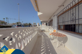 Bungalas su terasa, Alicante provincijoje, Torrevieja mieste, Playa de los Náufragos rajone. 3 kamba