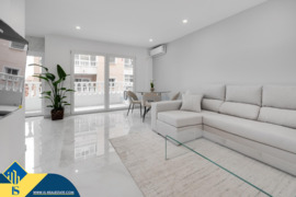 Apartamentas su terasa, Alicante provincijoje, Torrevieja mieste. 4 kambariai | 90 m² | 600 metrų ik