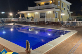 Vila su privačiu baseinu, Alicante provincijoje, Torrevieja mieste, Los Balcones rajone. 7 kambariai