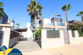 Namas su bendru baseinu, Alicante provincijoje, Orihuela Costa mieste. 3 kambariai | 80 m² | 2 kilom