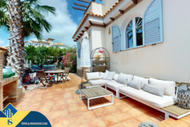 Vila su privačiu baseinu, Alicante provincijoje, Orihuela Costa mieste. 6 kambariai | 220 m² | 700 m
