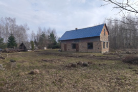 Parduodu komercinės paskirties sklypa su pastatu Vilniuje