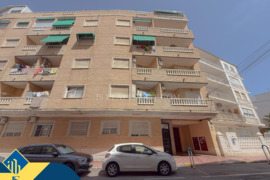 Apartamentas su bendru baseinu, Alicante provincijoje, Torrevieja mieste, Playa de los Locos rajone.