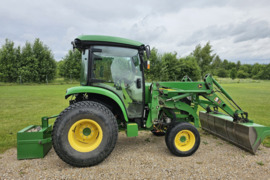 Traktorius John Deere 4066R