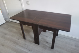 Stalas - knyga