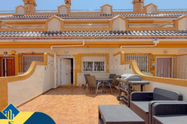 Namas su bendru baseinu, Alicante provincijoje, Orihuela Costa mieste. 4 kambariai | 73 m² | 2 kilom