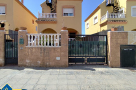 Vila su privačiu baseinu, Alicante provincijoje, Torrevieja mieste, La Mata rajone. 4 kambariai | 95