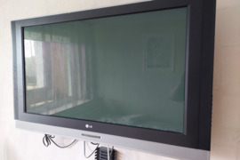 LG sieninis televizorius