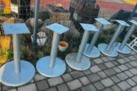 Metalinės stalų kojelės