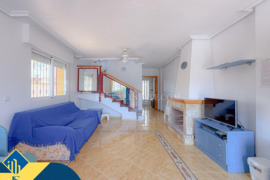 Namas su bendru baseinu, Alicante provincijoje, Orihuela Costa mieste. 4 kambariai | 72 m² | 3 kilom