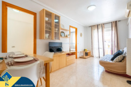 Apartamentas su bendru baseinu, Alicante provincijoje, Torrevieja mieste, Playa del Cura rajone. 3 k