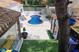 Vila su privačiu baseinu, Alicante provincijoje, Orihuela Costa mieste. 5 kambariai | 150 m² | 300 m