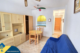 Studija su bendru baseinu, Alicante provincijoje, Torrevieja mieste, Playa del Cura rajone. 1 kambar
