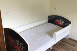 Vaikiška lova su čiužiniu