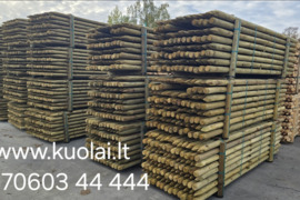 Mediniu kuolu pakuotojas staklininkas