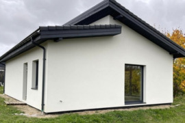 NAMAS SU PILNA IŠORĖS IR DALINĖ VIDAUS APDAILA, TODĖL TURITE PUIKIĄ GALIMYBĘ ĮSIRENGTI PAGAL SAVO SK