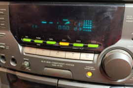 AKAI MUZIKINIS CENTRAS , 2 MC, AUX, FM,