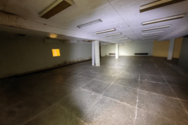 Patalpos Mažeikiuose prekybai, gamybai, sandėliavimui, mikrorajono prekybos centre Ąžuolas