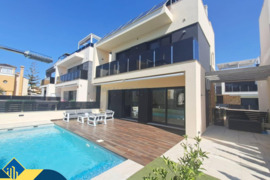 Vila su privačiu baseinu, Alicante provincijoje, Orihuela Costa mieste. 4 kambariai | 193 m² | 1 kil