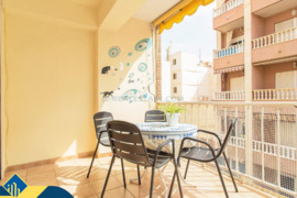 Dalinai renovuotas apartamentas su terasa, Alicante provincijoje, Torrevieja mieste, Playa del Cura 