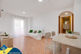 Apartamentas su terasa, Alicante provincijoje, Torrevieja mieste, Playa del Cura rajone. 3 kambariai