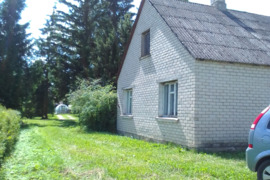 Parduodamas namas su dideliu sklyp