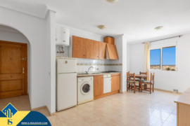 Apartamentas su terasa, Alicante provincijoje, Torrevieja mieste. 3 kambariai | 58 m² | 1 kilometras