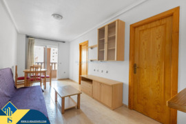 Apartamentas su bendru baseinu, Alicante provincijoje, Torrevieja mieste. 3 kambariai | 60 m² | 600 