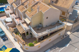 Namas su bendru baseinu, Alicante provincijoje, Torrevieja mieste, Playa de Los Locos rajone. 5 kamb