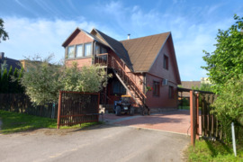 Namas Molėtų r. sav., Molėtai, Darbo g.