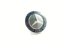 Mercedes-Benz / C220 / W204  / Priekinių grotelių ženkliukas / Grotelių emblema