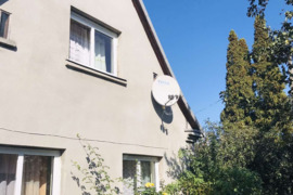 Parduodamas namas su žemės sklypu, garažu, ūkiniu pastatu miesto centre