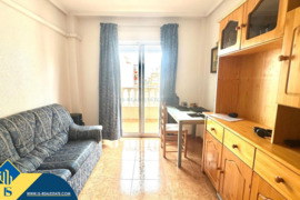 Apartamentas su terasa, Alicante provincijoje, Torrevieja mieste. 3 kambariai | 75 m² | 760 metrų ik