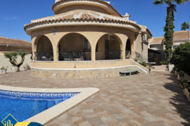 Namas su privačiu baseinu, Alicante provincijoje, Benijofar mieste. 4 kambariai | 119 m² | 8 kilomet