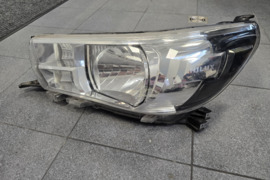Toyota Hilux nuo 2015 m. Priekinis kairės pusės žibintas