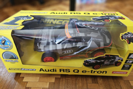 Įkraunamas pulteliu valdomas automobilis Ninco Audi RS Q E-Tron, net 1:10 !