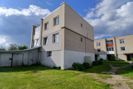 Parduodamas trijų kambarių butas Mokyklos g., Baisogaloje, Radviliškio r.