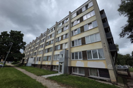 Parduodamas tvarkingas kambarys Naujojoje g. 16 Alytus