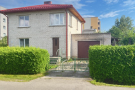 Namas Kupiškio r. sav., Kupiškis, Kapų g.